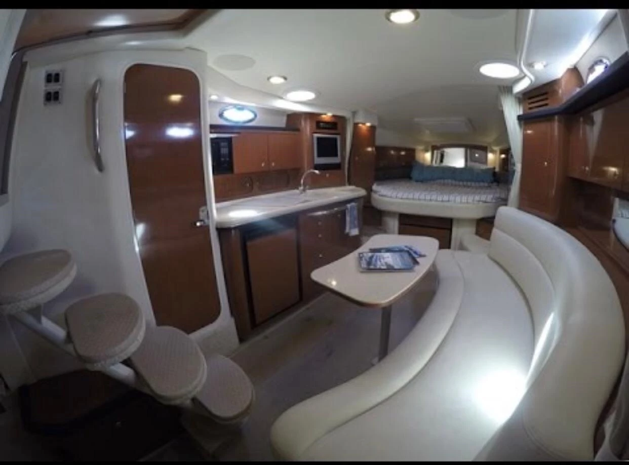 Downstairs  boat rentals Florida MIAMI Florida  Sea Ray Sundancer 2004 34 