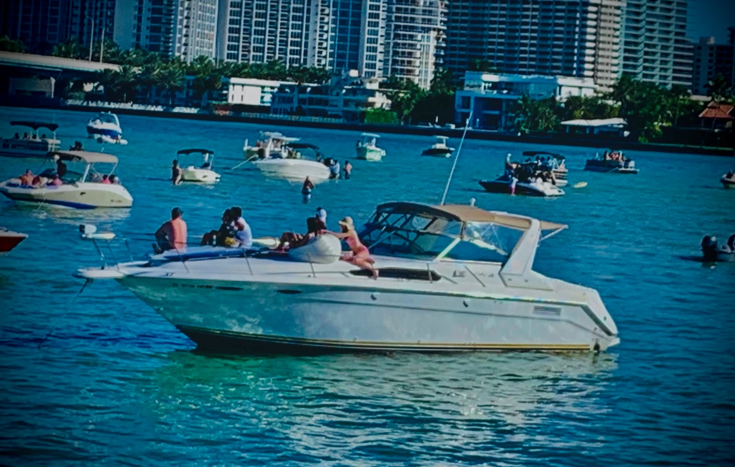 Sandbar Party Machine! boat rentals Florida MIAMI BEACH Florida  Bayliner Rendezvous 1994 26 