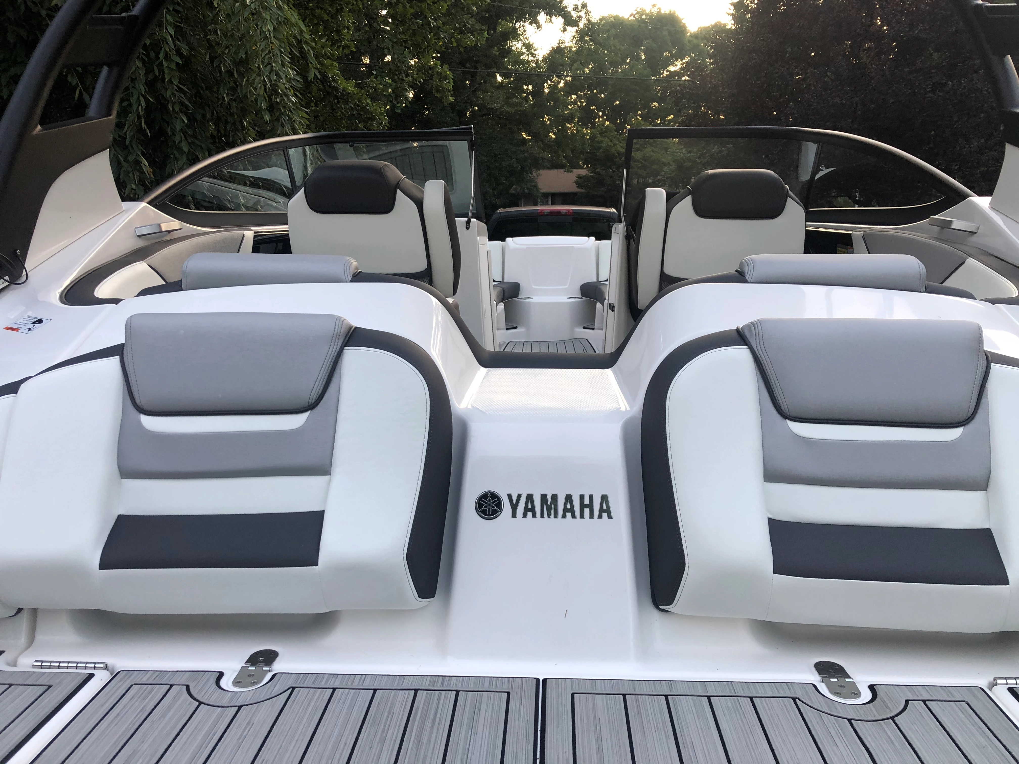 Comfortable seating boat rentals Georgia DAWSONVILLE Georgia  Yamaha 212 SE 2021 21 