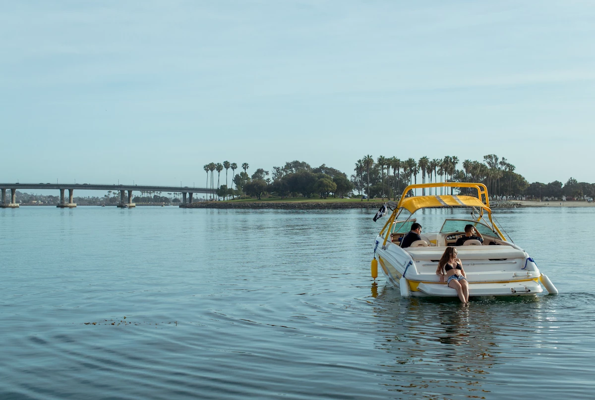  boat rentals California SAN DIEGO California  Chaparral 216SSI 2001 22 