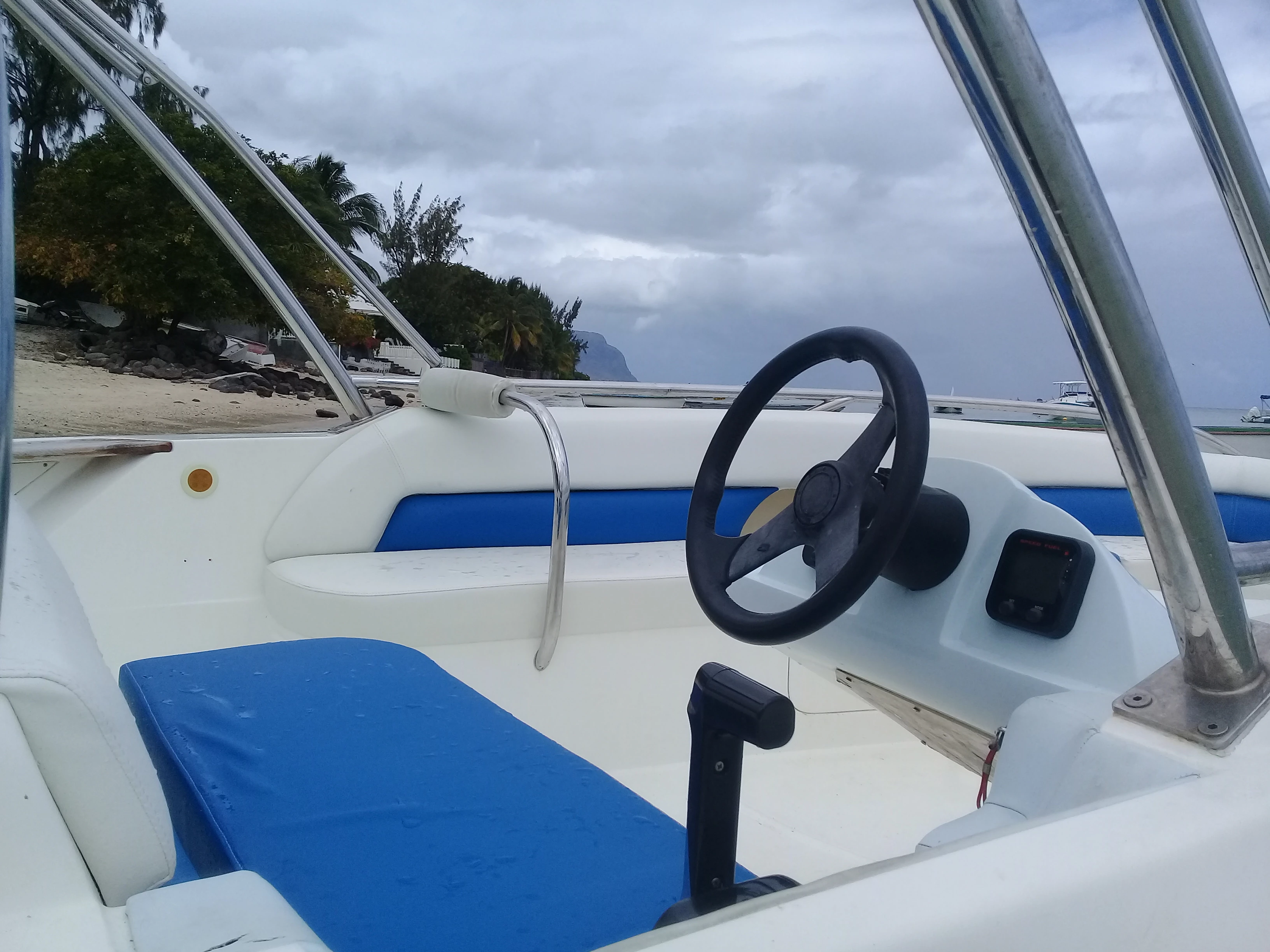  boat rentals Black River District Curepipe Black River District  LEGEND L21 2014 23 