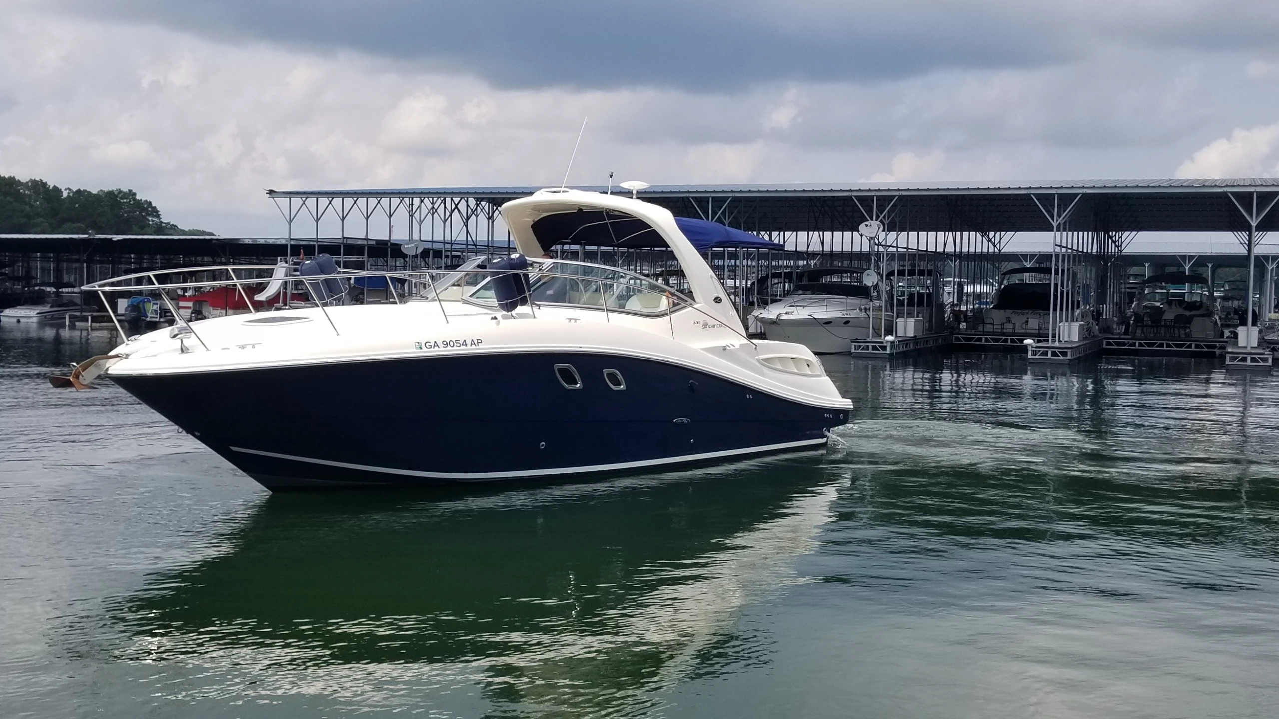  boat rentals     Sea Ray 330 DA 2008  