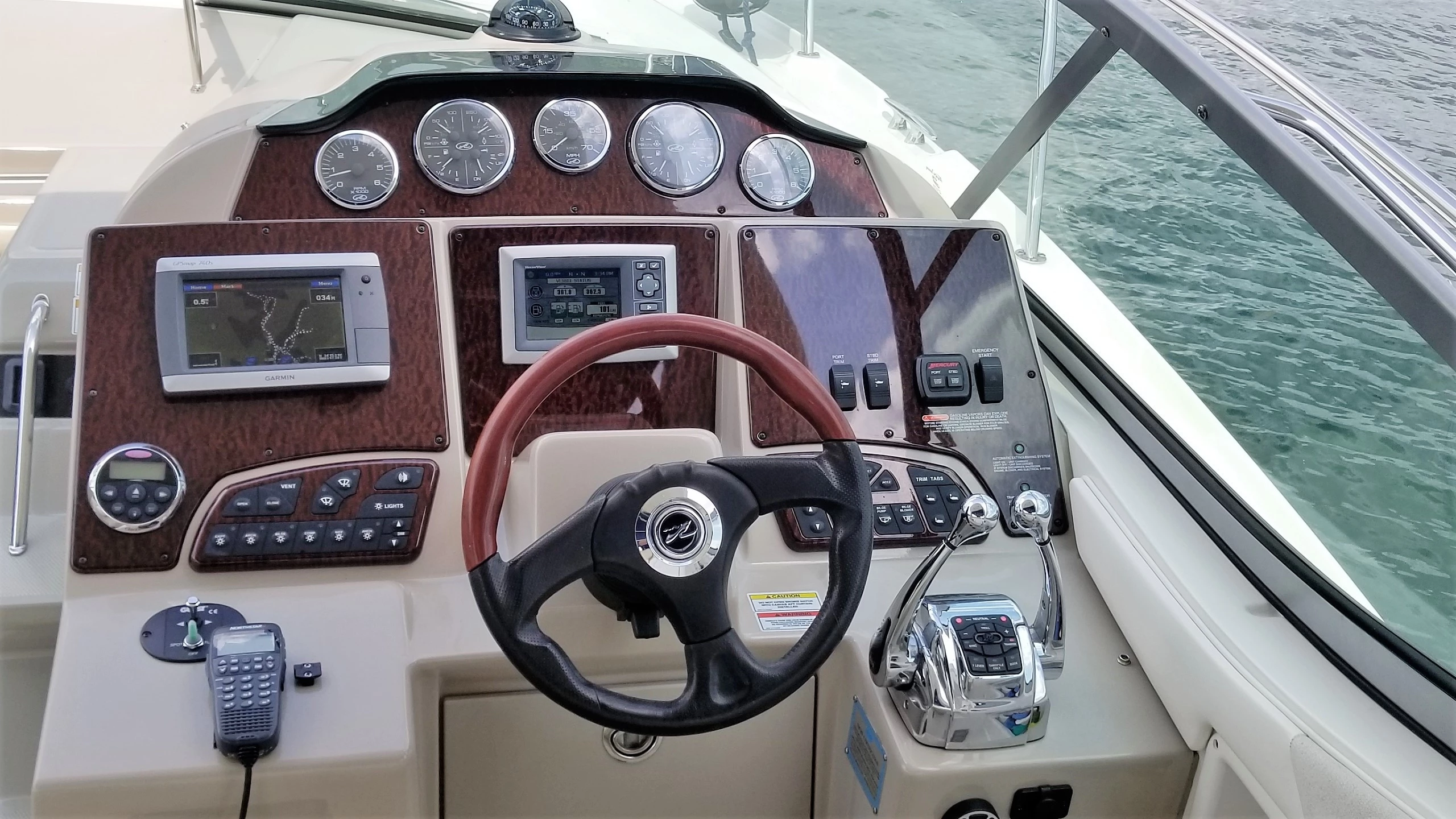  boat rentals     Sea Ray 330 DA 2008  