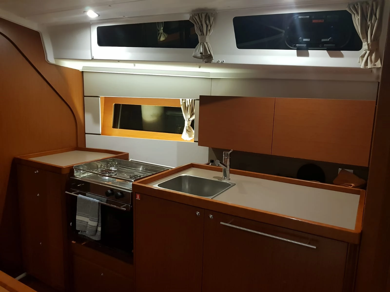  boat rentals     Beneteau Oceanis 38 2016 38 