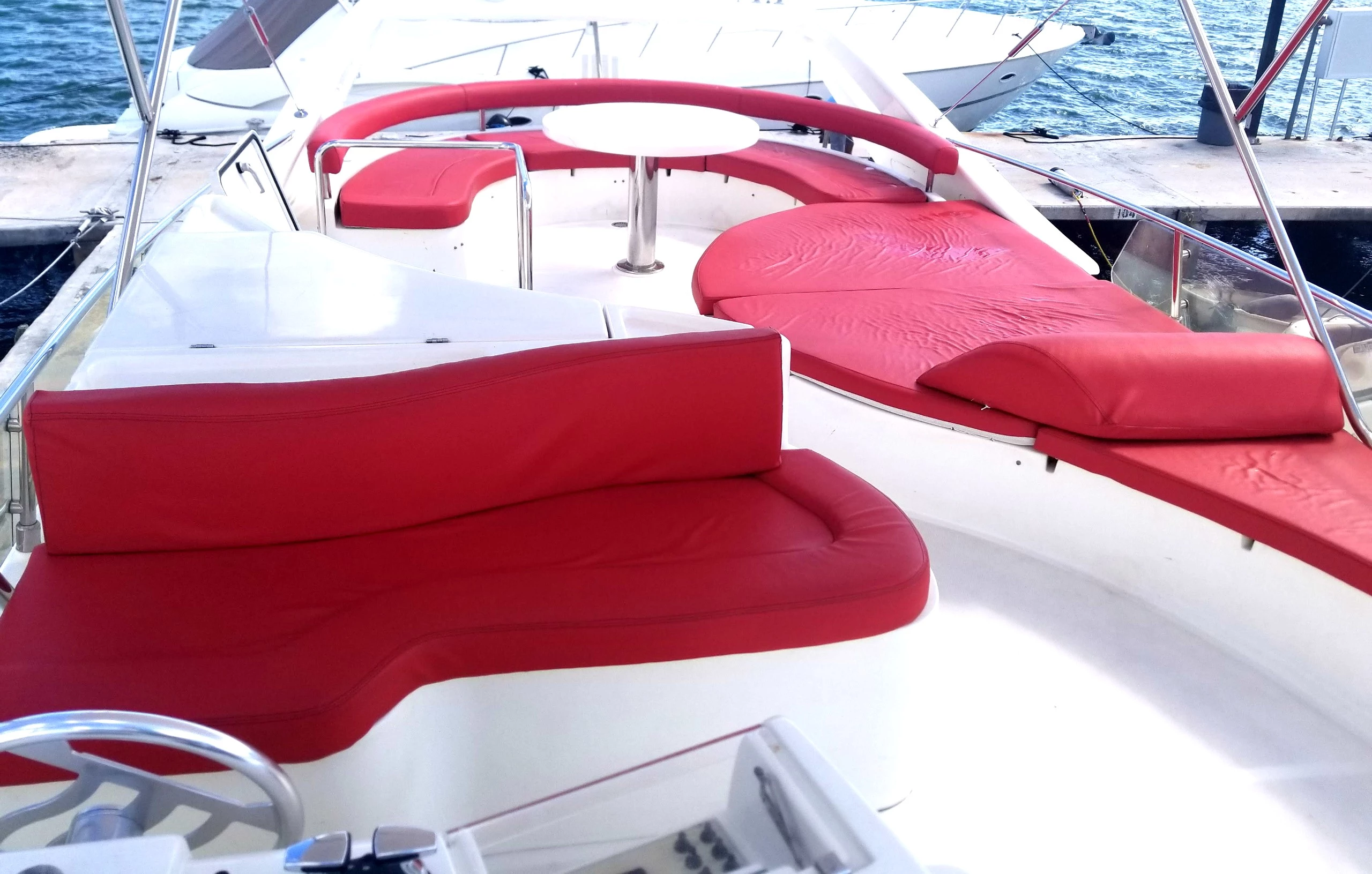 FLYBRIDGE boat rentals Florida MIAMI Florida   Ferretti  60 