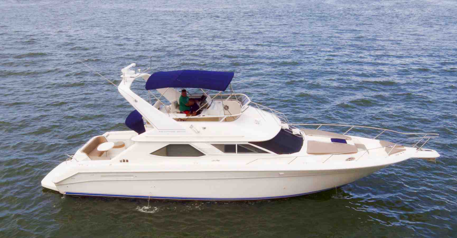 44' Sea Ray Flybridge boat rentals Florida MIAMI Florida  Sea Ray Flybridge 2000 44 