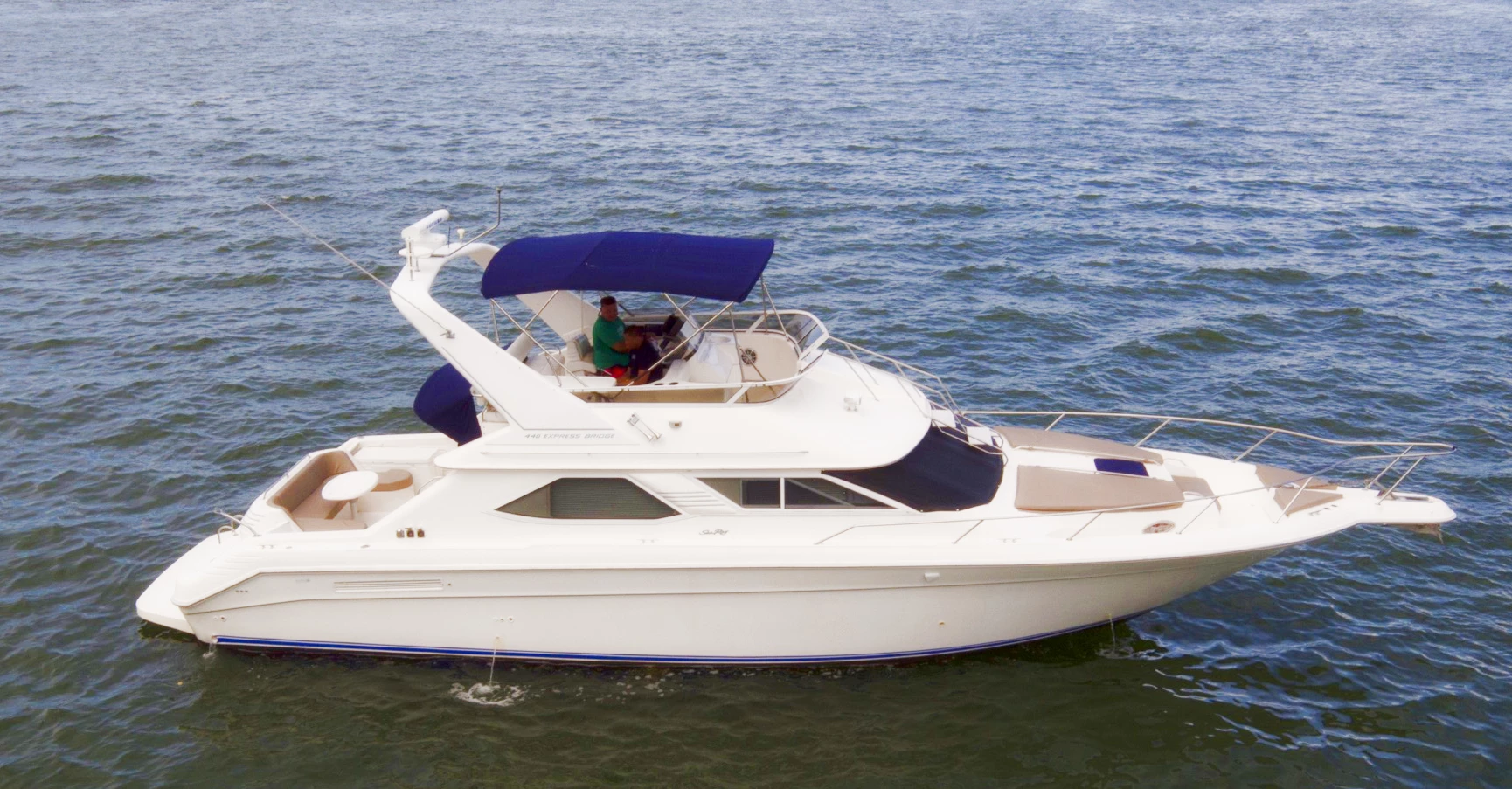  boat rentals Florida MIAMI Florida  Sea Ray Flybridge 2000 44 