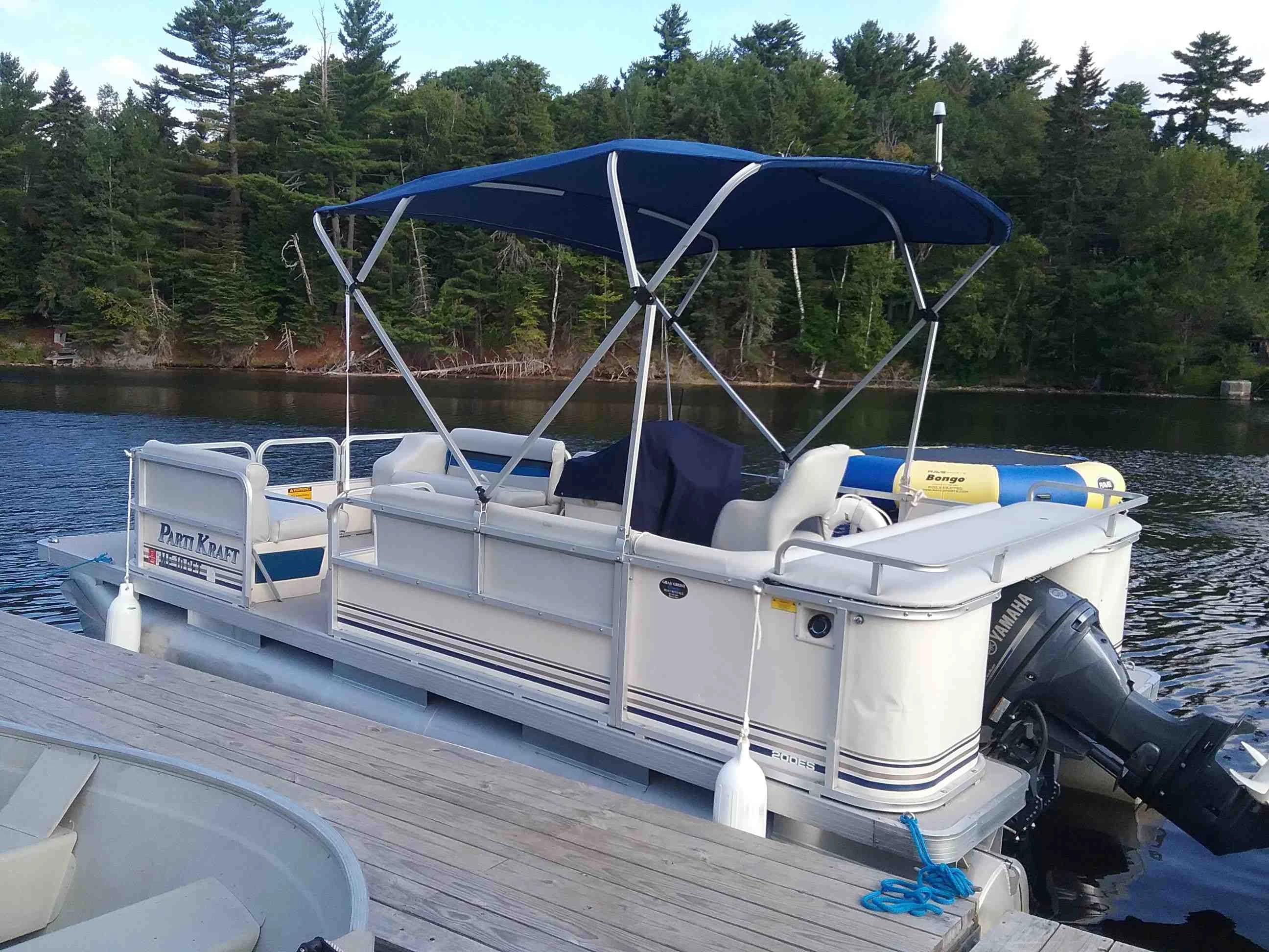 20 ft Pontoon Boat boat rentals Maine ROCKWOOD Maine  Party Craft Pontoon 2006 20 