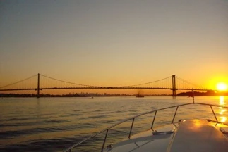 Throgs Neck Bridge at Sunset boat rentals Connecticut GREENWICH Connecticut  Formula 400 SS 2008 42 