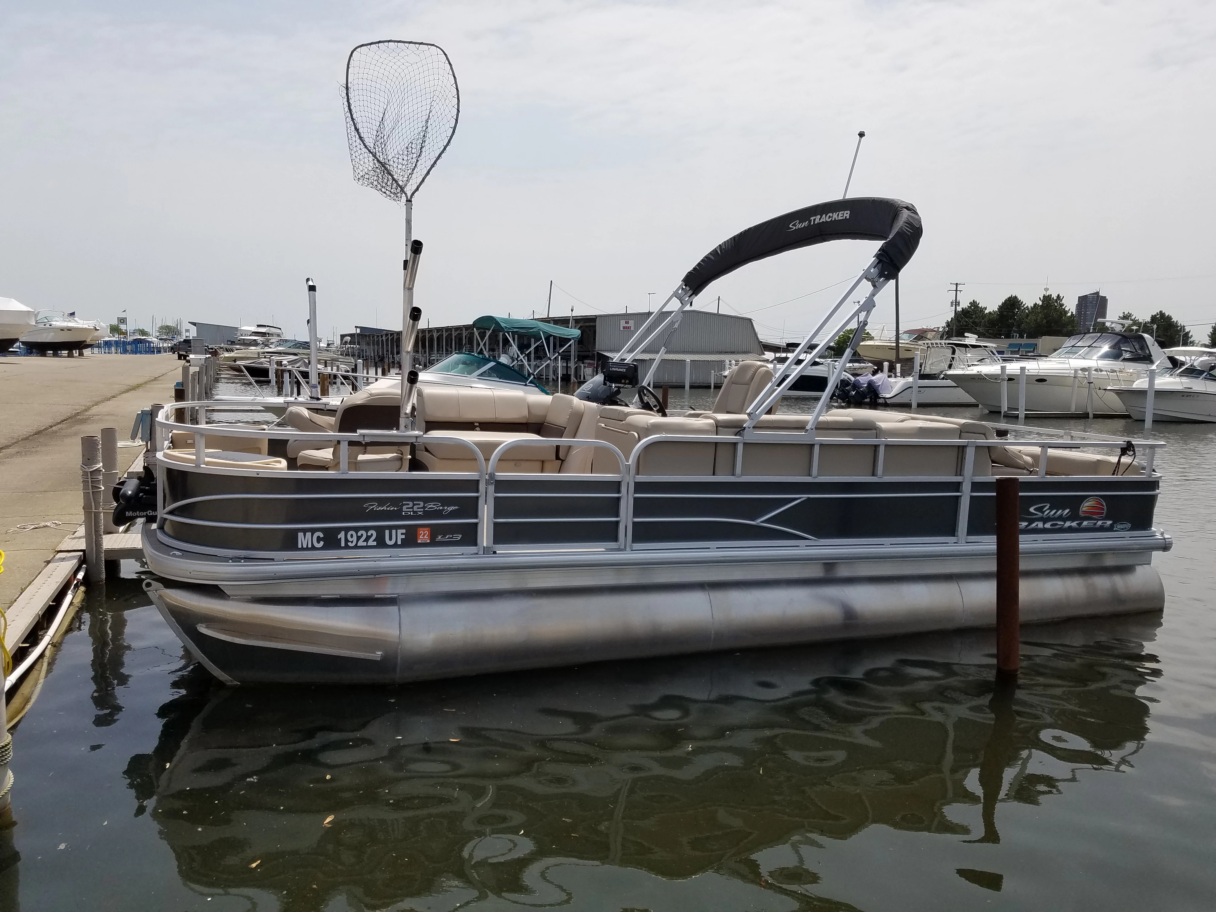  boat rentals Michigan chesterfield Michigan  suntracker Fishing Barge 22XP3 2019 24 