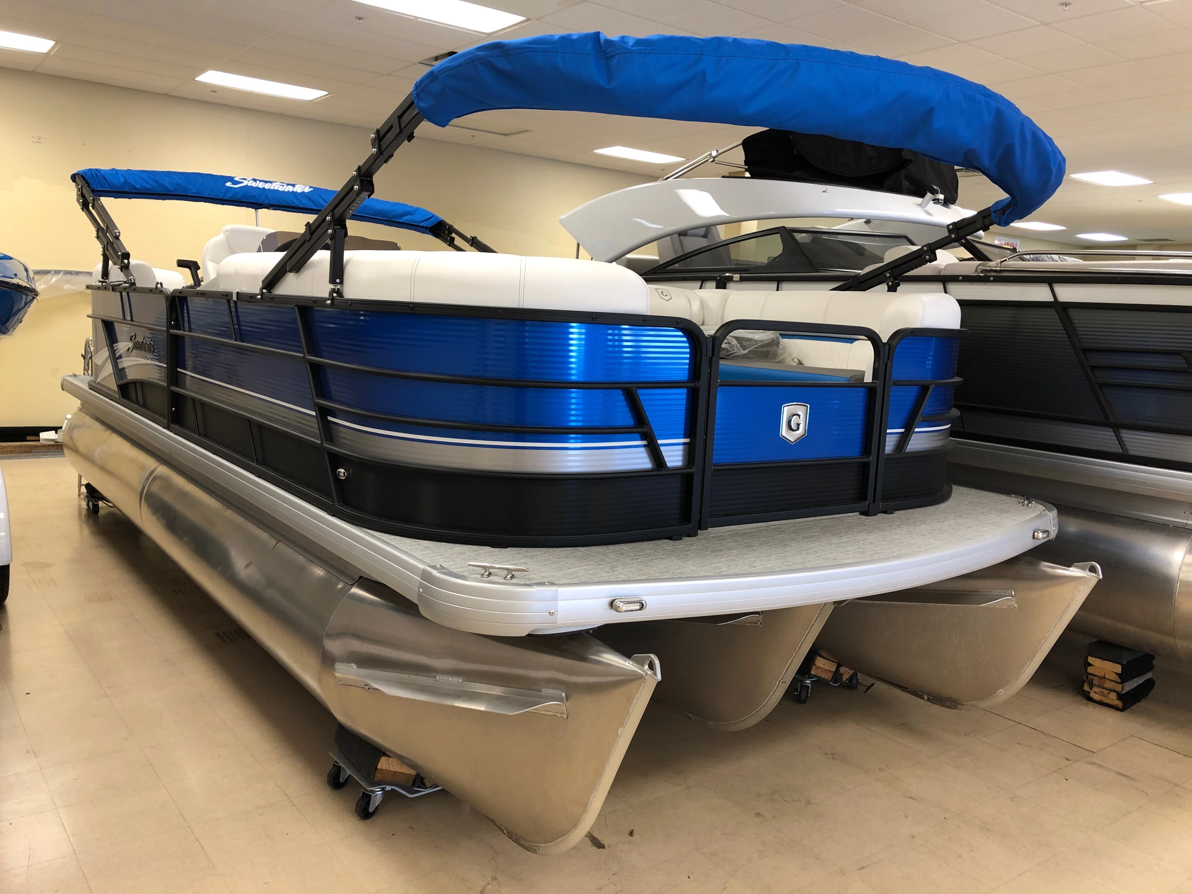  boat rentals Arizona LAKE HAVASU CITY Arizona  Godfrey Sweetwater 2186 tritoon 2019 21 