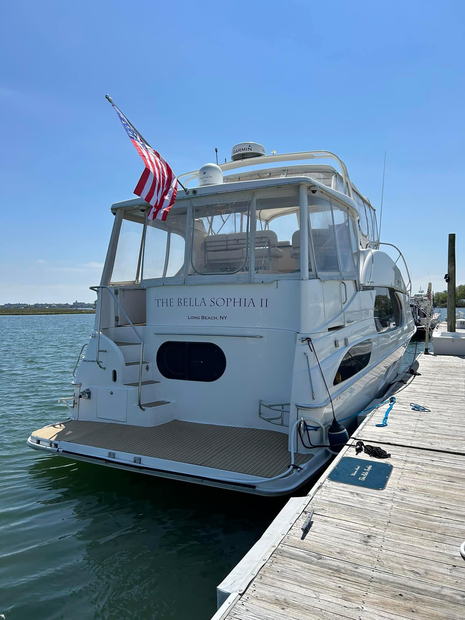 Aft view boat rentals New York ISLAND PARK New York  Silverton Motor Yacht 43’ 2002 43 