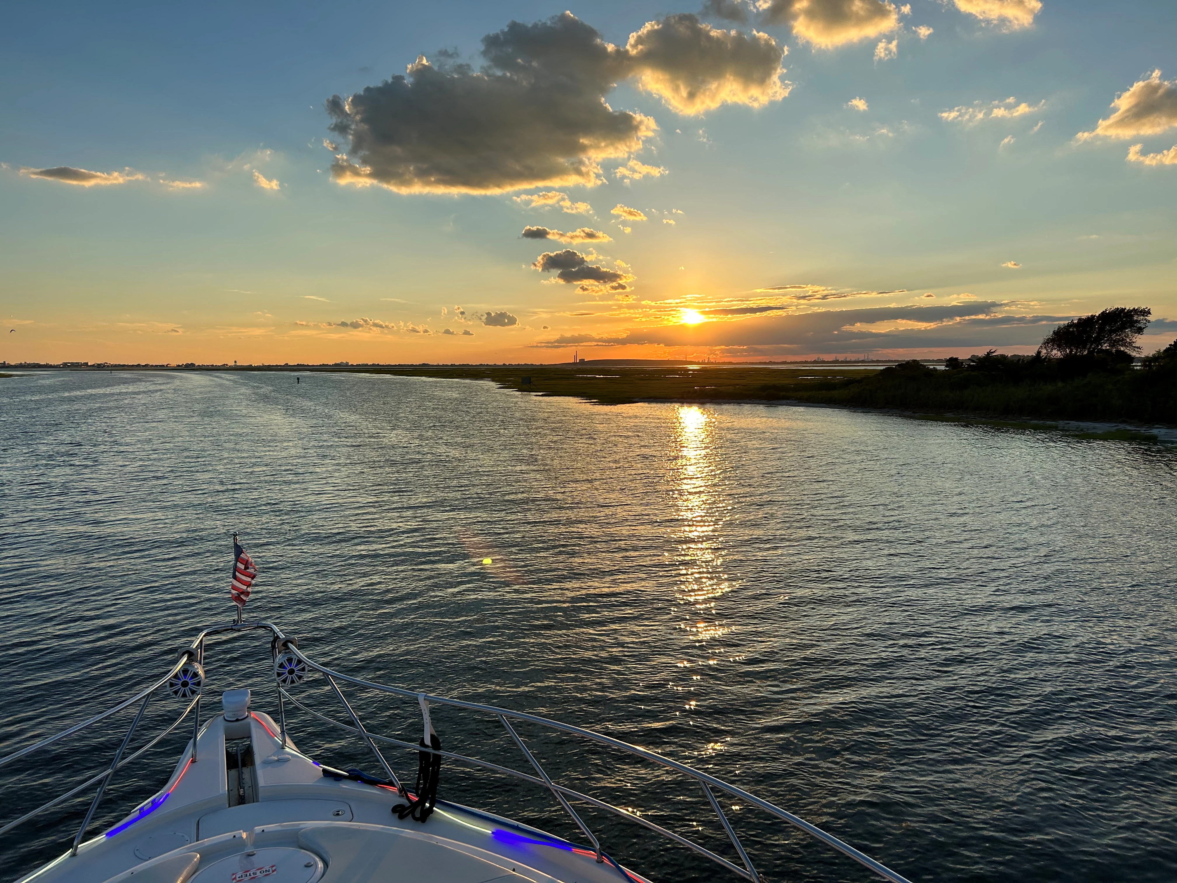 Reynolds Channel boat rentals New York ISLAND PARK New York  Silverton Motor Yacht 43’ 2002 43 