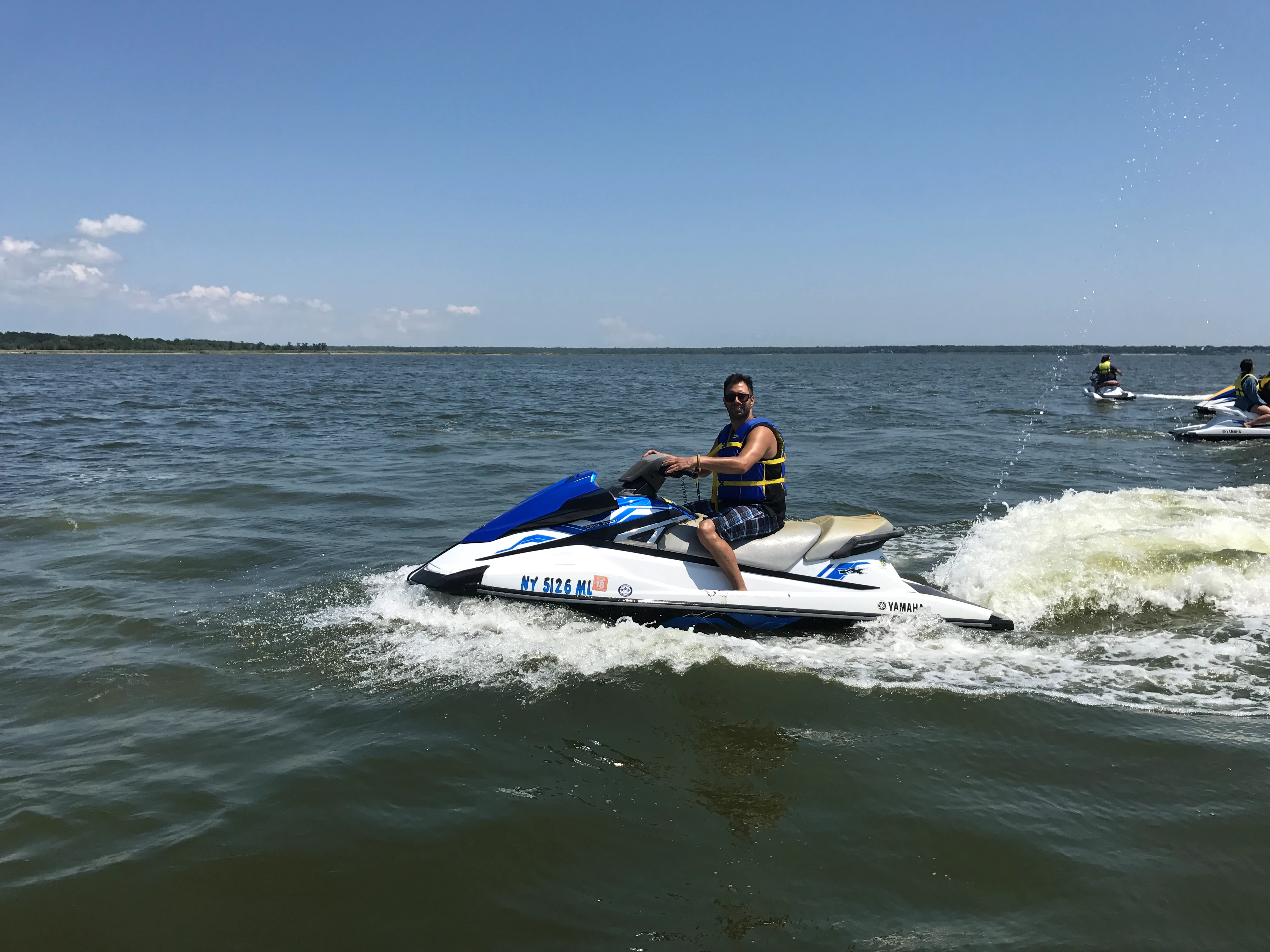 des 4 boat rentals New York BLUE POINT New York  120 sport model 2016 10 