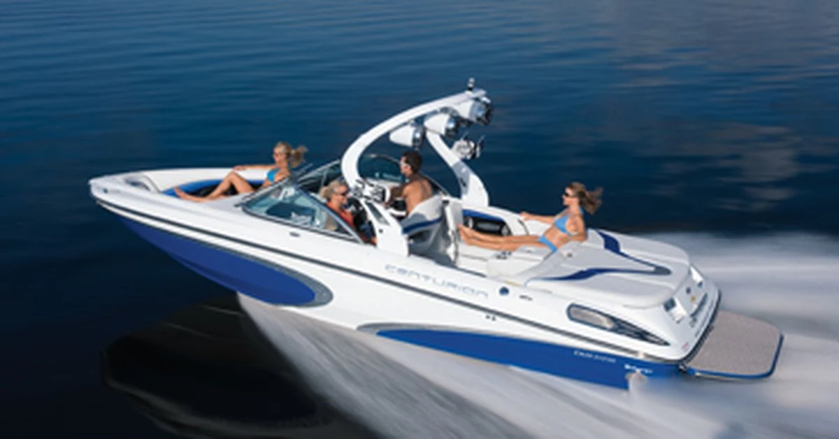 This Centurion Ri237 is the gold standard in tow boats with a thundering 450hp motor, premium sound, plenty of comfortable seating and a world-class computer controlled wake. boat rentals North Carolina MOORESVILLE North Carolina  Centurion Ri237 2018 25 