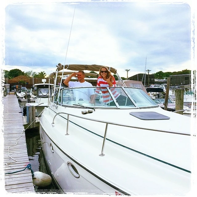  boat rentals New York Brookhaven New York  Rinker 270 fiesta vee 1999 27 Feet 