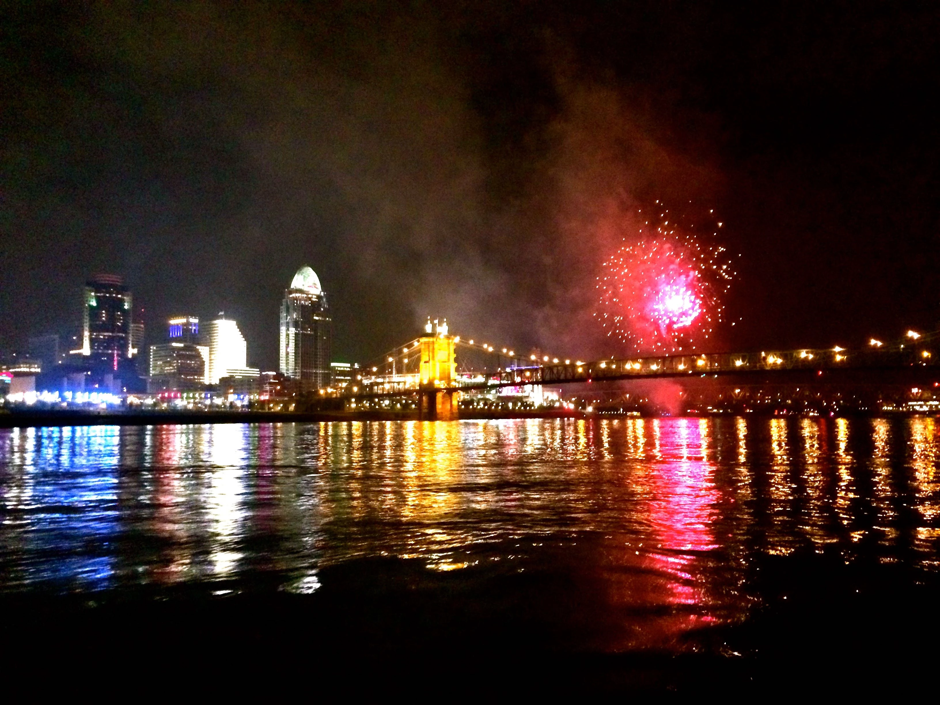 View from the boat after a Reds Game boat rentals Ohio Cincinnati Ohio  Maxum 1900SR 2005 19 Feet 