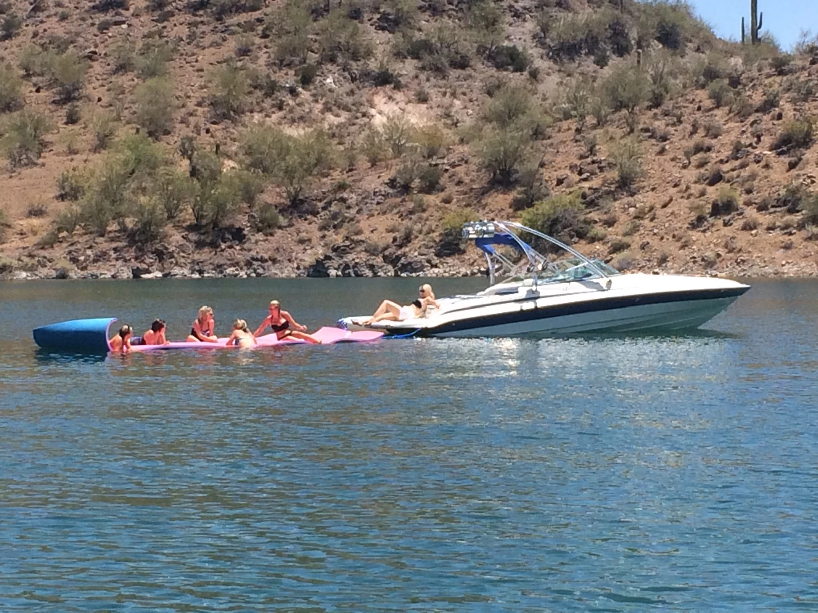  boat rentals Arizona New River Arizona  Reinell 240BR 2002 24 Feet 