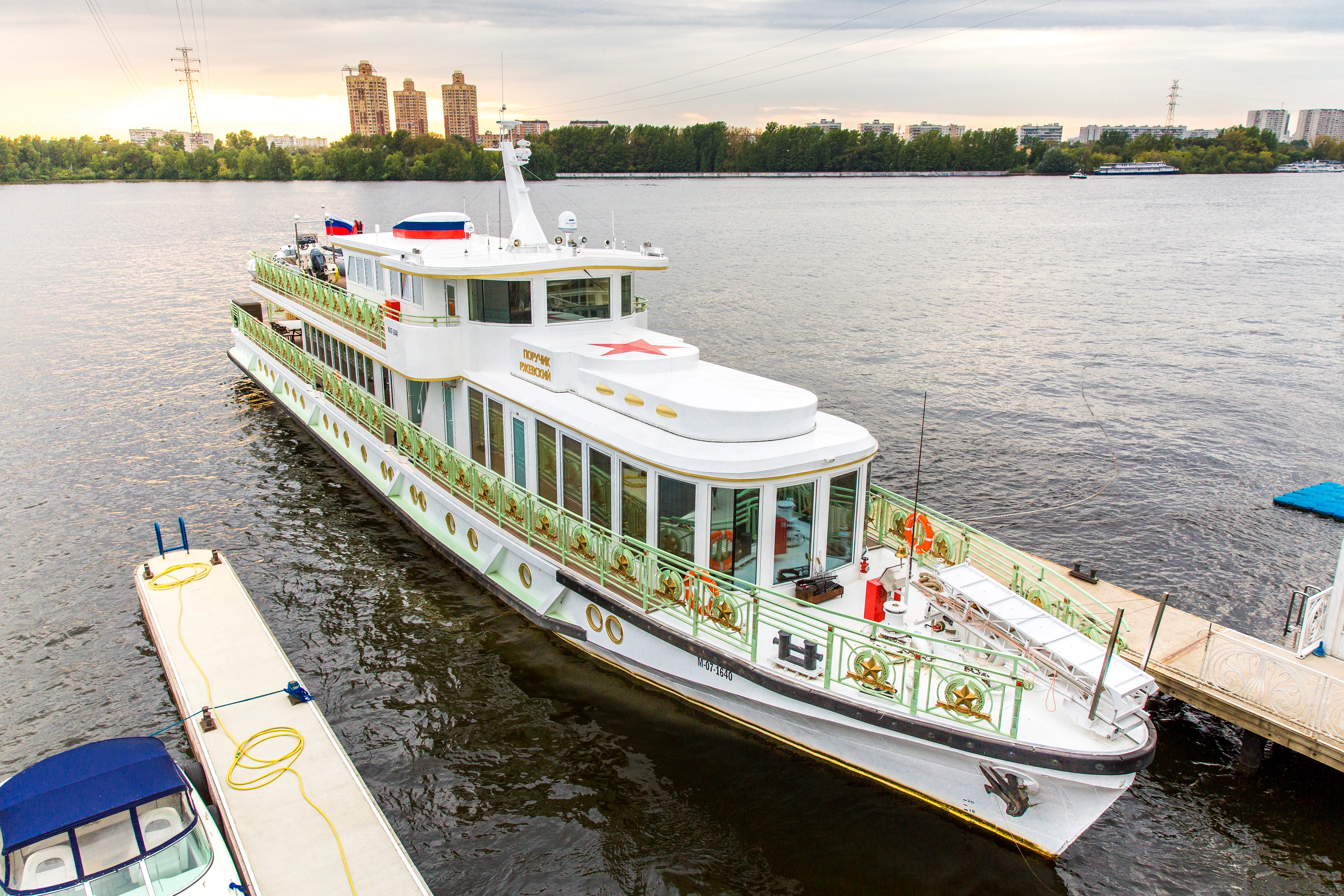 General view boat rentals  Moscow   Teplohod teplohod 1 1960 46 