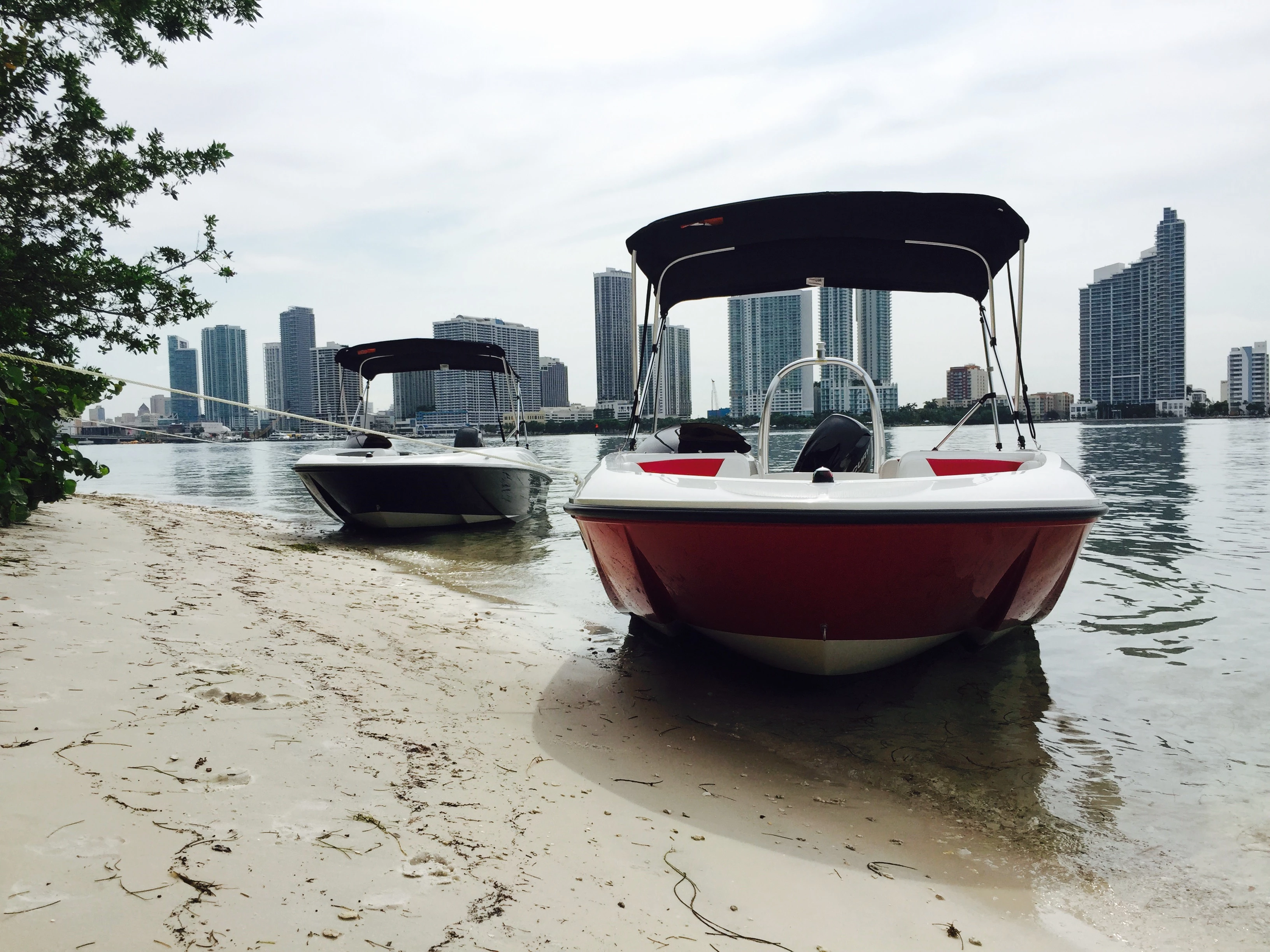 Beaching boat rentals Florida Miami Florida  Bayliner e16 2015 16 