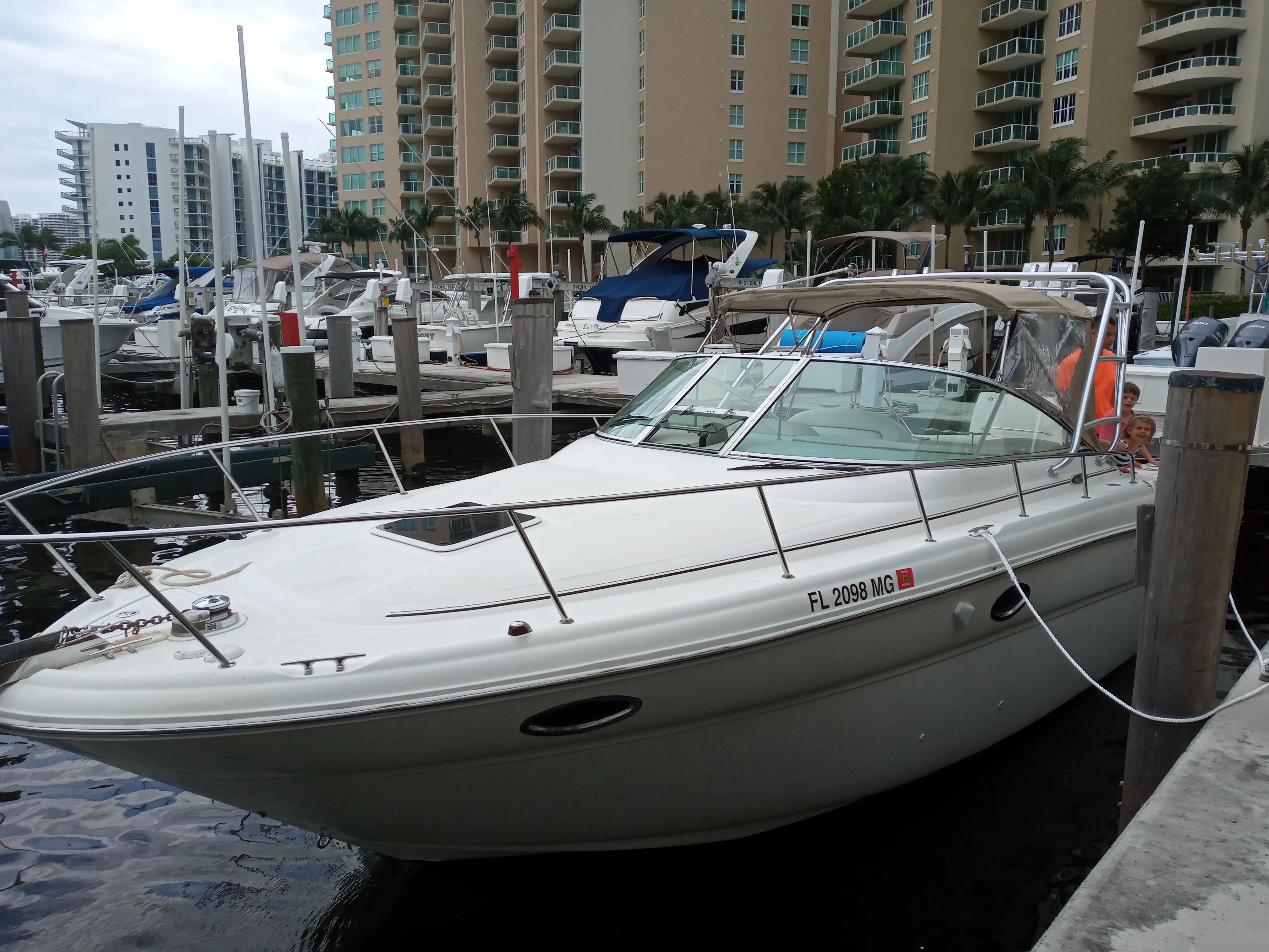  boat rentals Florida MIAMI Florida  Sea Ray Amberjack 2003 31.4 