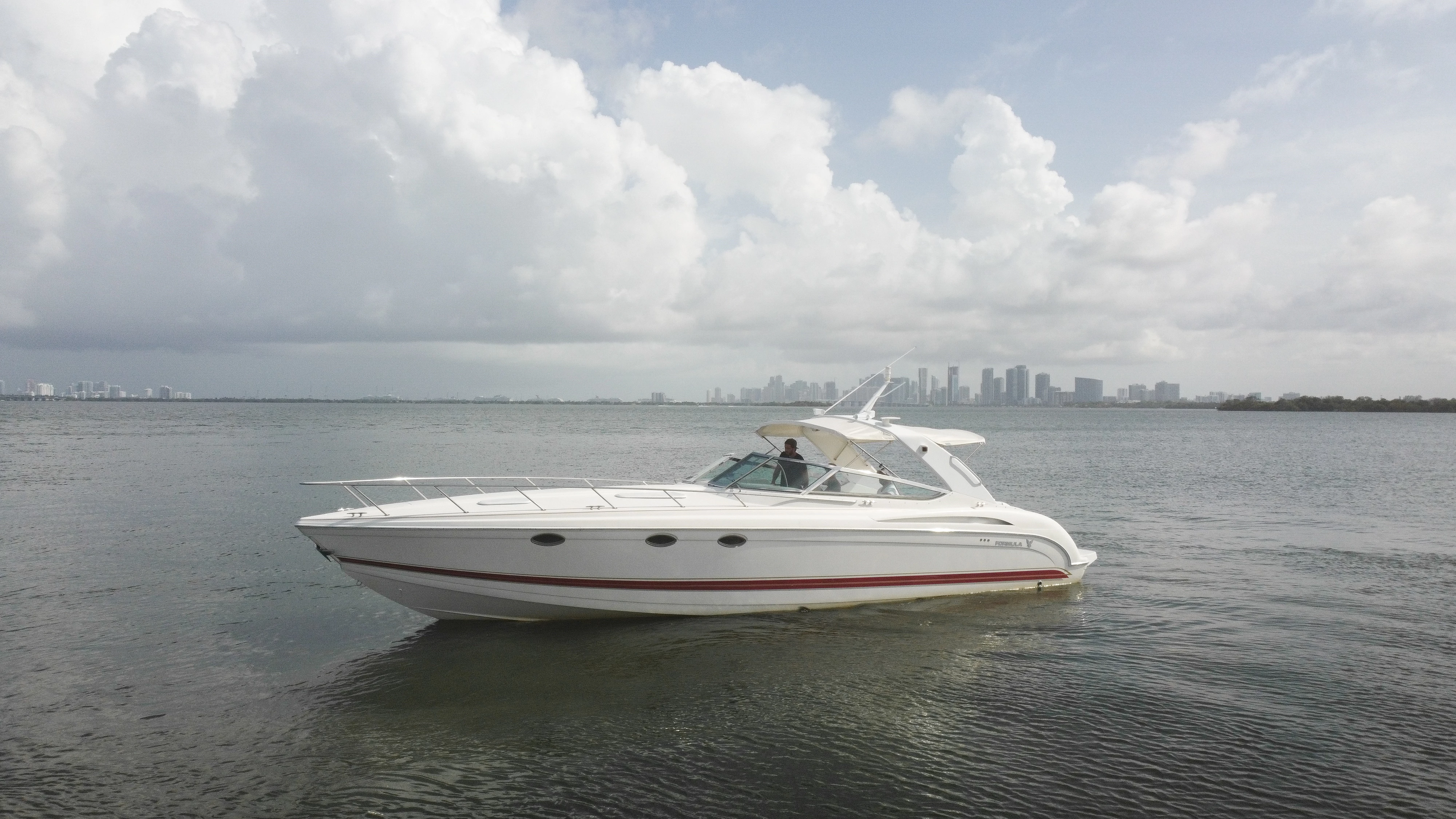  boat rentals Florida North Bay Village Florida  FORMULA 400 SS 2001 43 