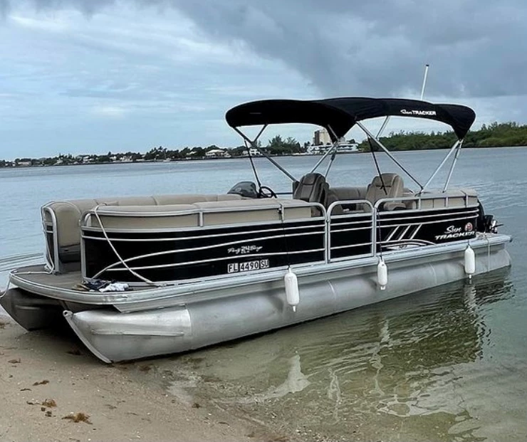  boat rentals Florida HOLLYWOOD Florida  Sun tracker Party barge xp3 2020 25 