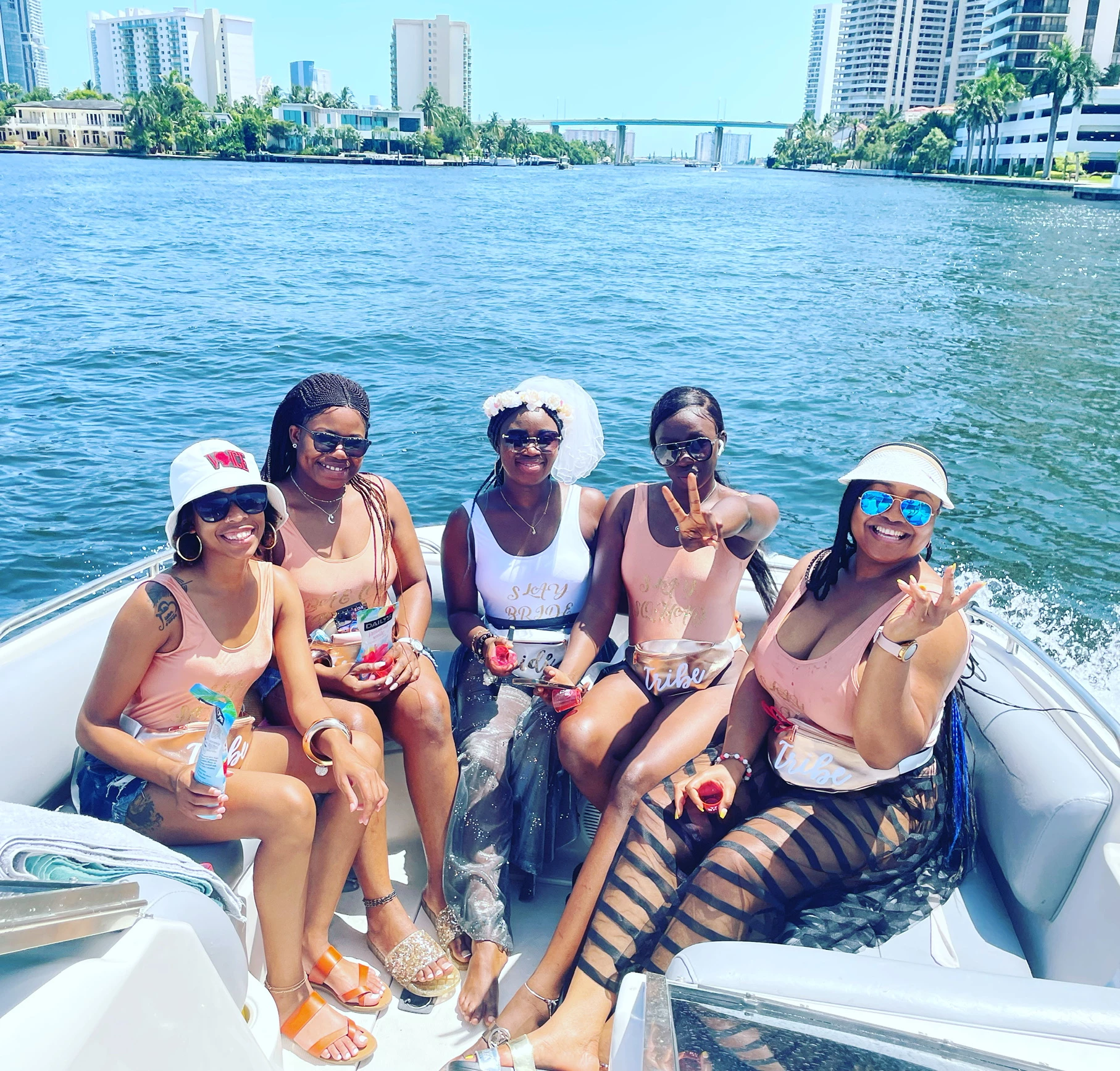 Hurricane  boat rentals Florida Miami Beach Florida  Hurricane S17 2003 25 