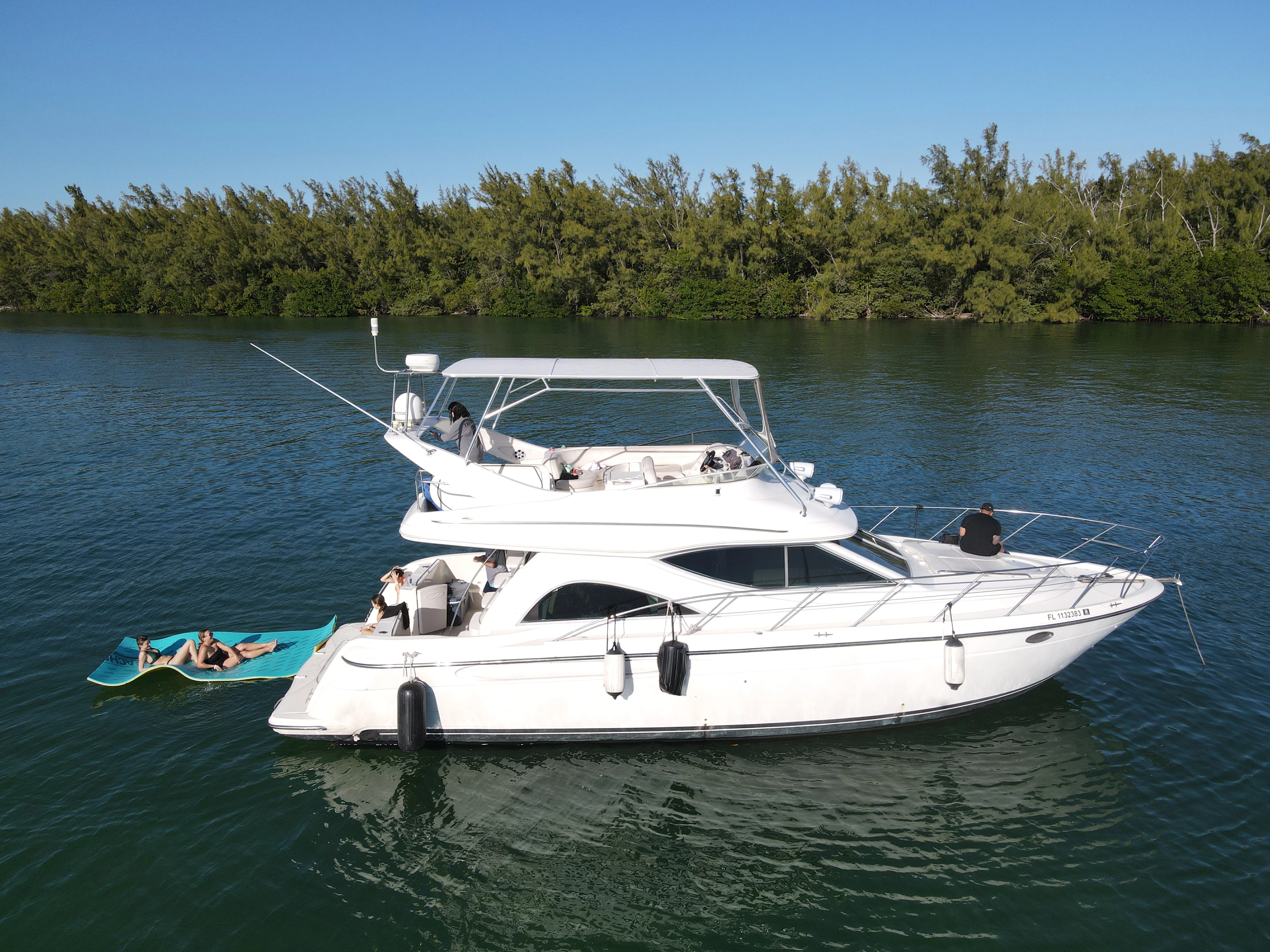  boat rentals Florida MIAMI Florida  Fair Line 60ft 2005 60 