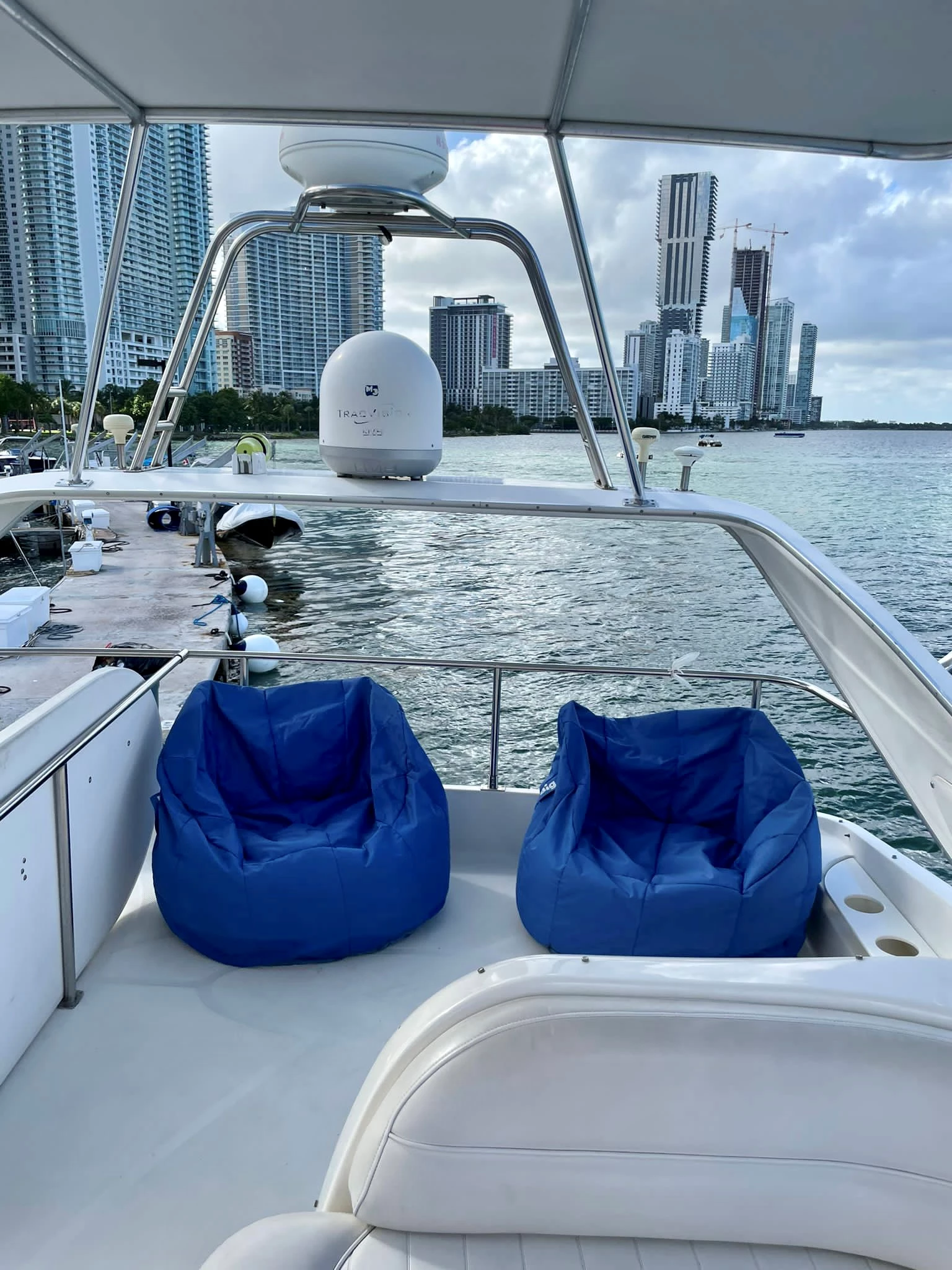  boat rentals Florida MIAMI Florida  Maxum Fly Bridge 2004 45 