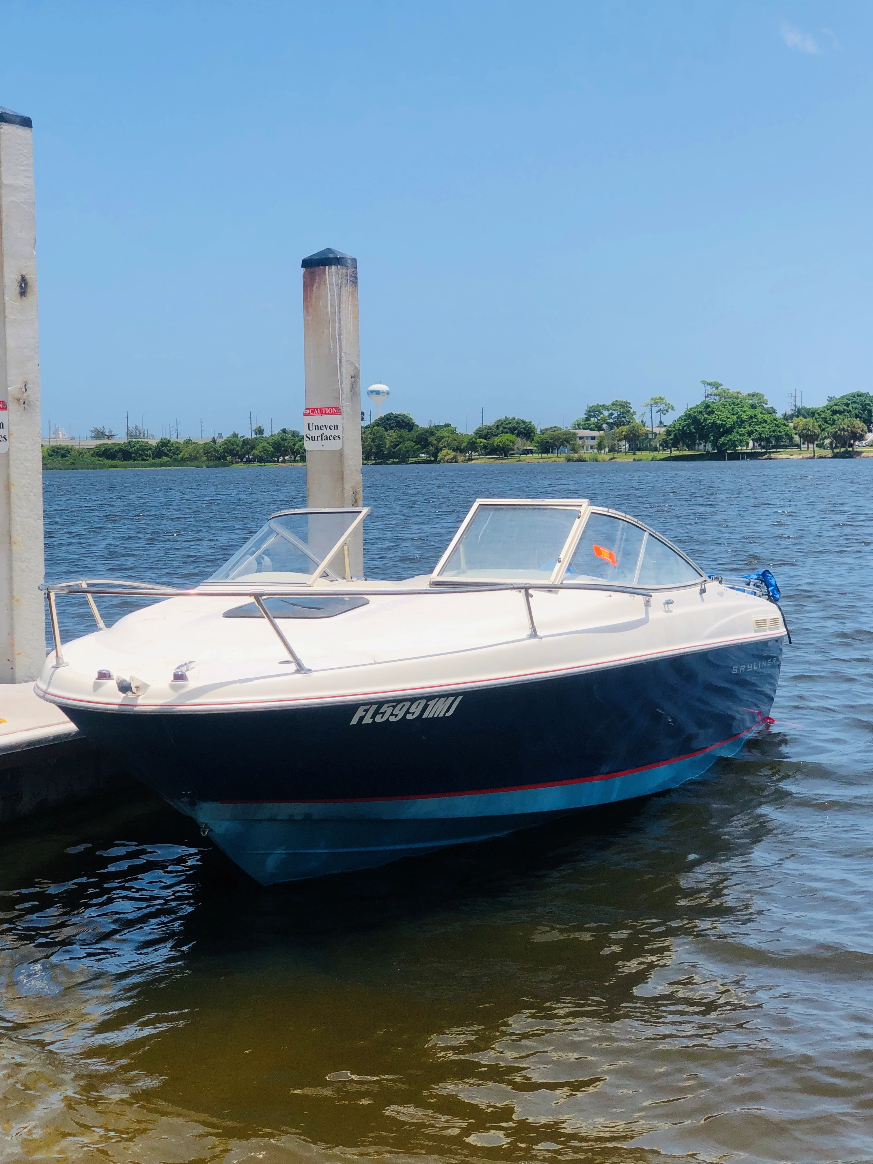  boat rentals Florida LAKE WORTH Florida  Bayliner Cuddy Capri 2152 2001 21.8 