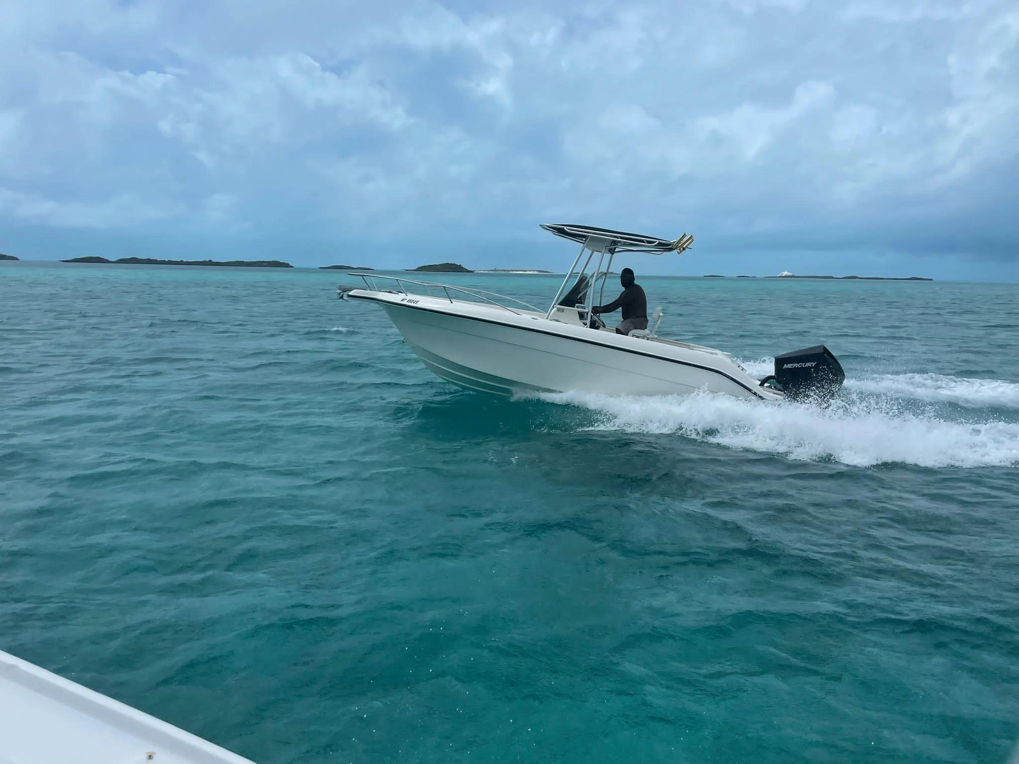  boat rentals Exuma & cays Staniel Cay Exuma & cays  WellCraft 210 fisherman 2000 20 