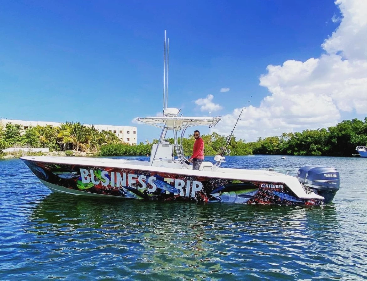  boat rentals Grand Cayman George Town Grand Cayman  Contender 27 foot Open 2000 27 