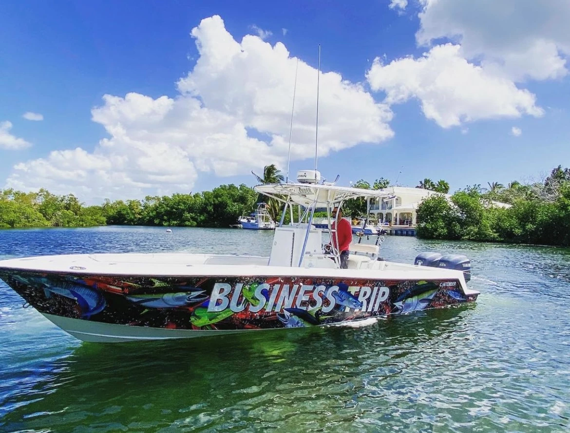  boat rentals Grand Cayman George Town Grand Cayman  Contender 27 foot Open 2000 27 