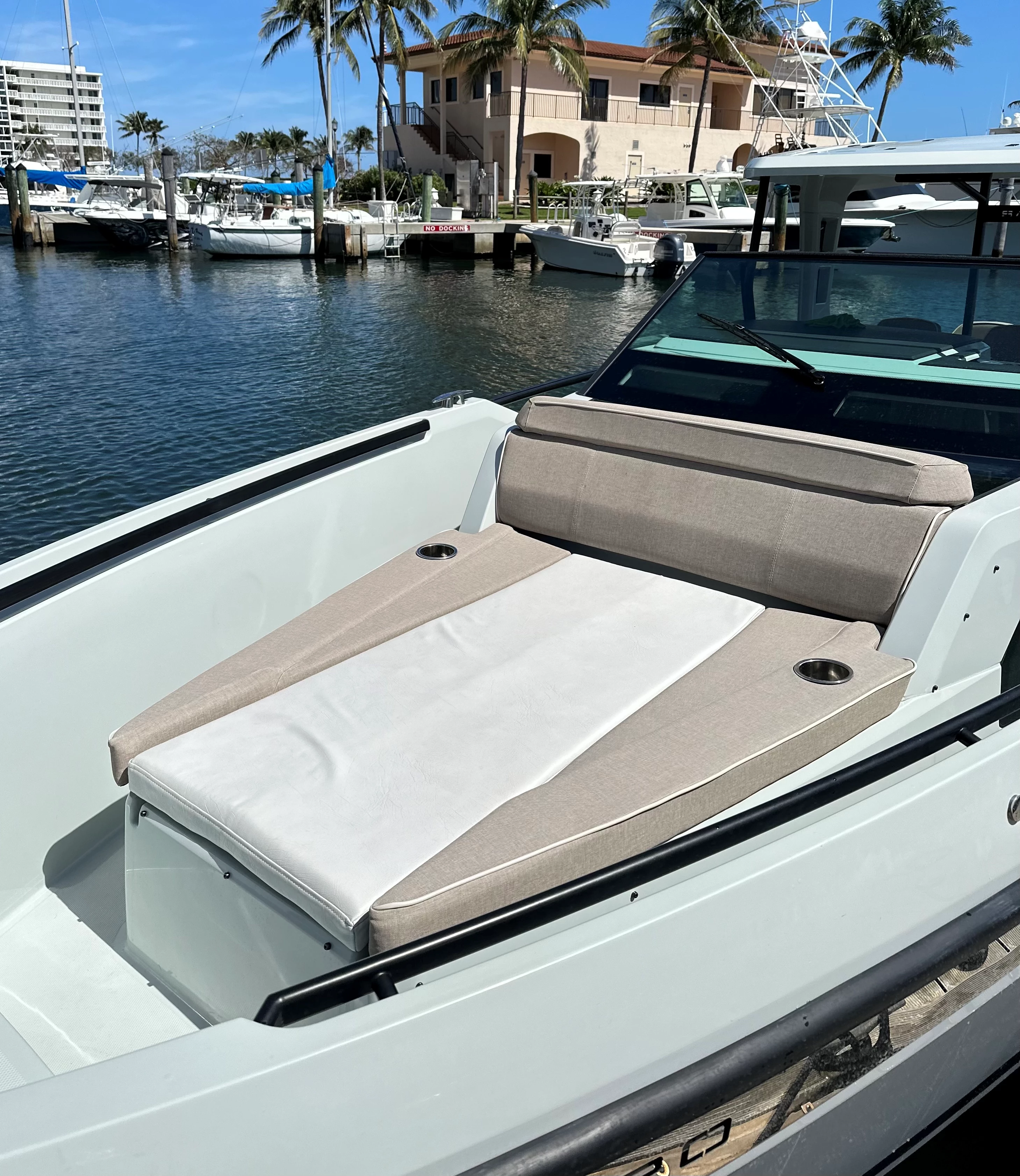 35 Saxdor boat west palm beach boat rentals Florida WEST PALM BEACH Florida  Saxdor 35 2019 35 