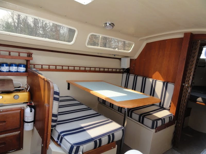  boat rentals     Avalon Pontoons Catalina 25 1977 25 