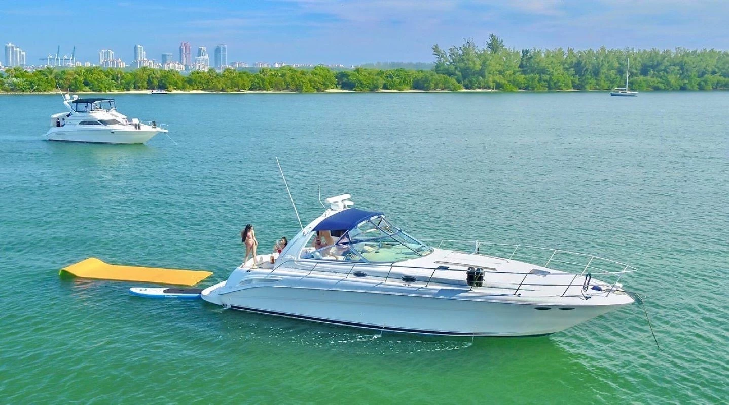  boat rentals Florida MIAMI Florida  Sea Ray Sundancer 2000 45 