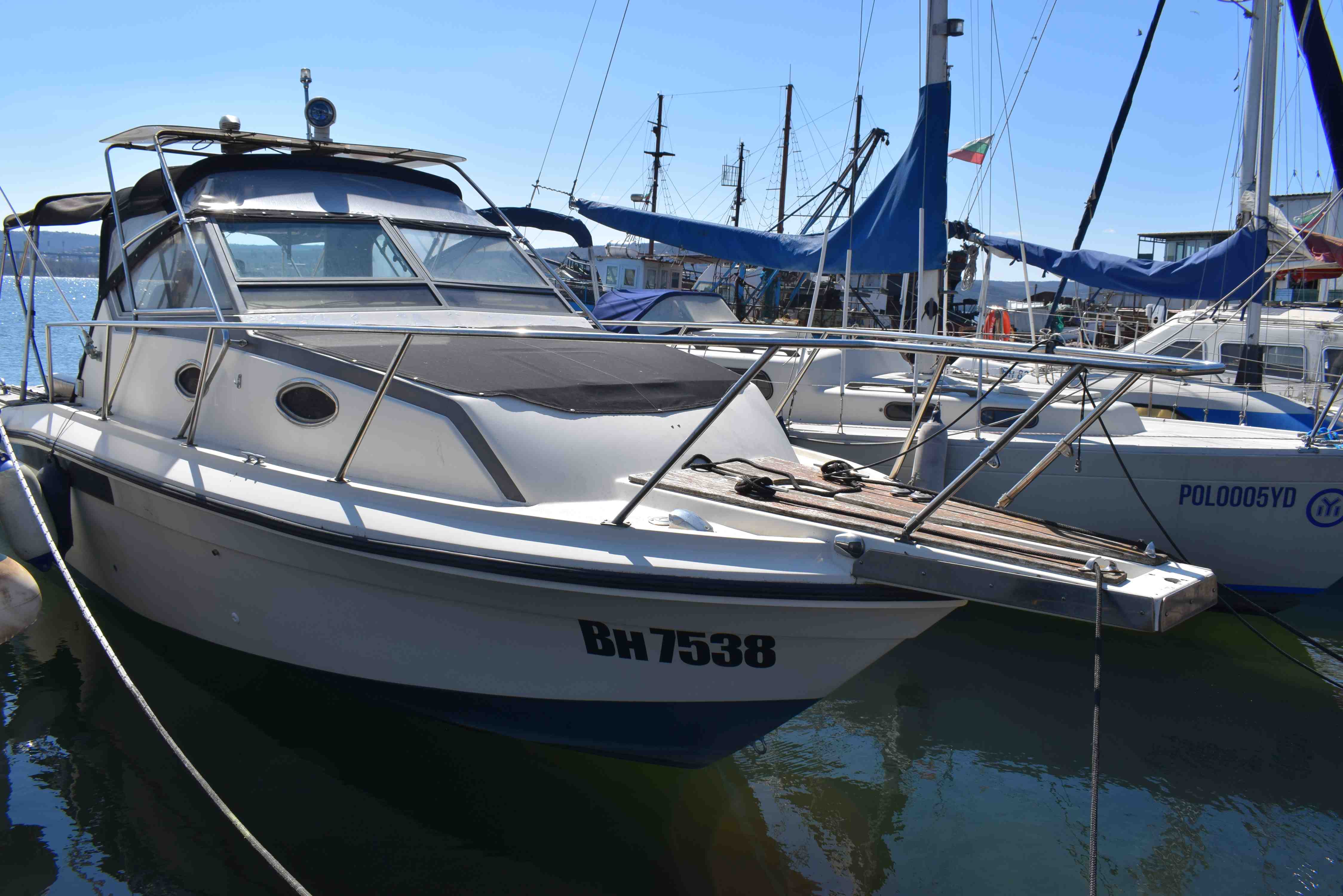 yacht rent varna