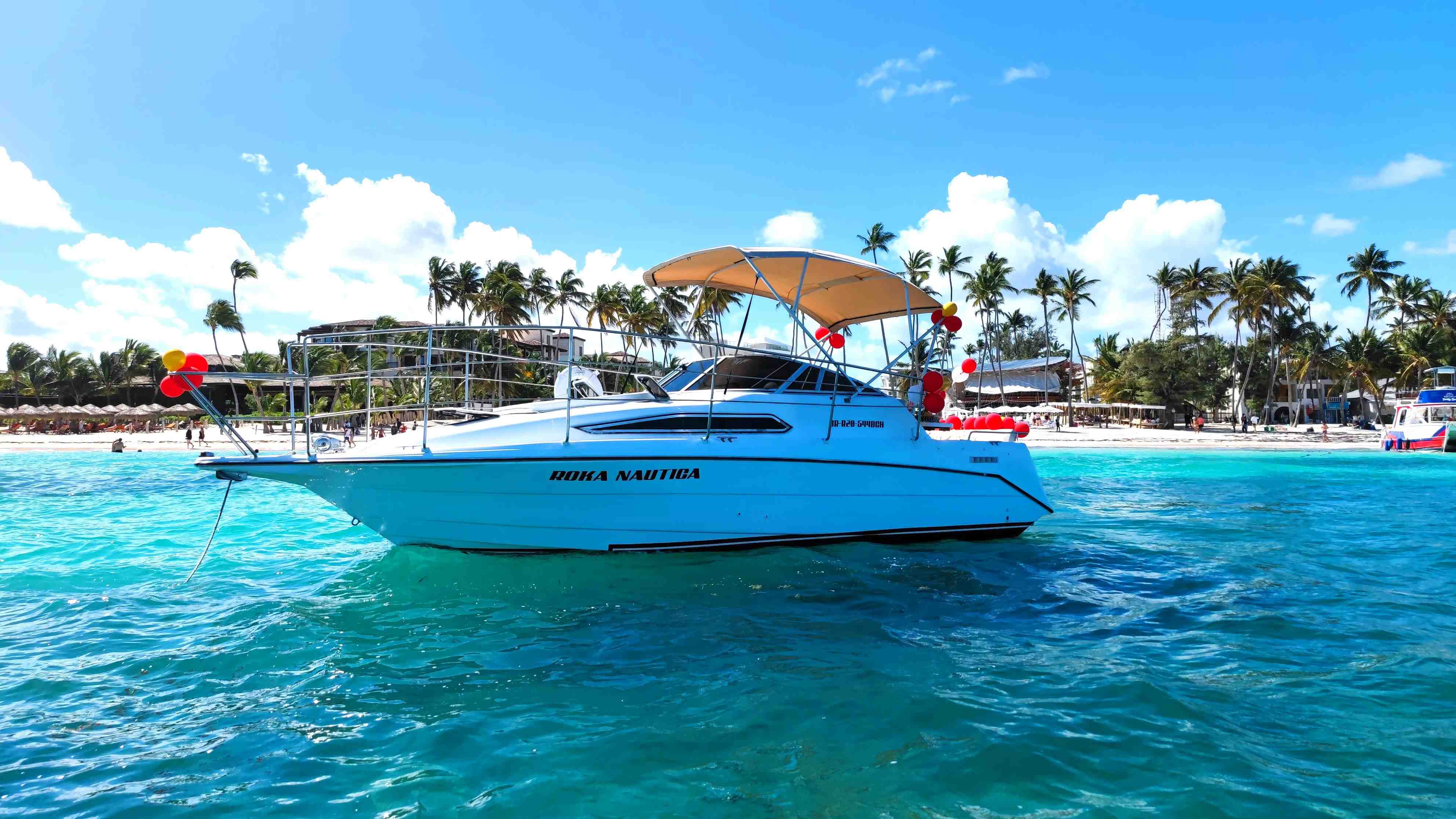 PRIVATE YACHT IN BAVARO PUNTA CANA boat rentals La Altagracia punta cana La Altagracia  RINKER FIESTA VEE 2000 26 