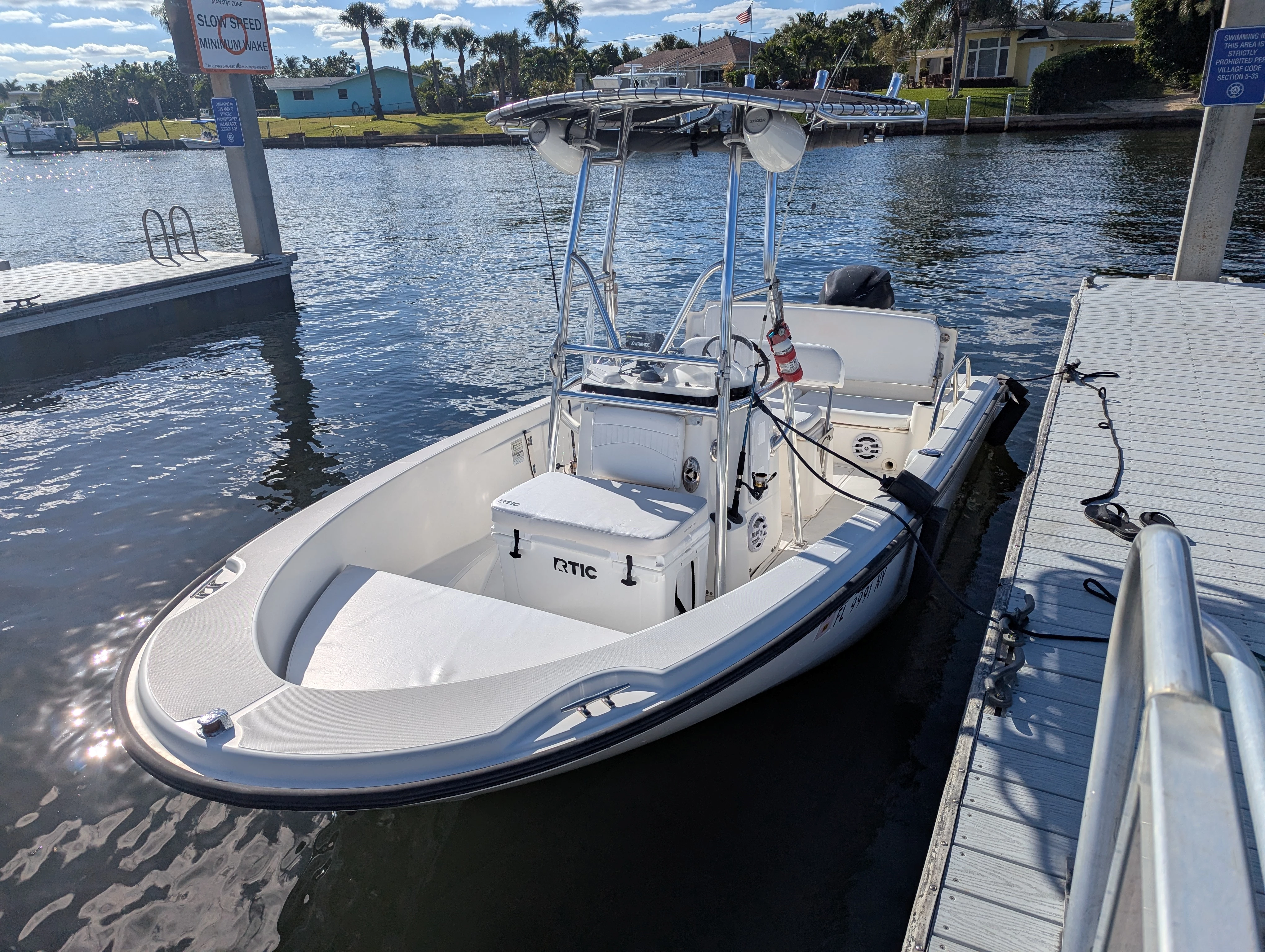  boat rentals Florida NORTH PALM BEACH Florida  Boston Whaler Dauntless 2007 19 