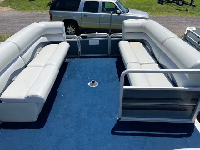  boat rentals Virginia Bumpass Virginia  Tracker Marine Party Barge 24 1988 24 