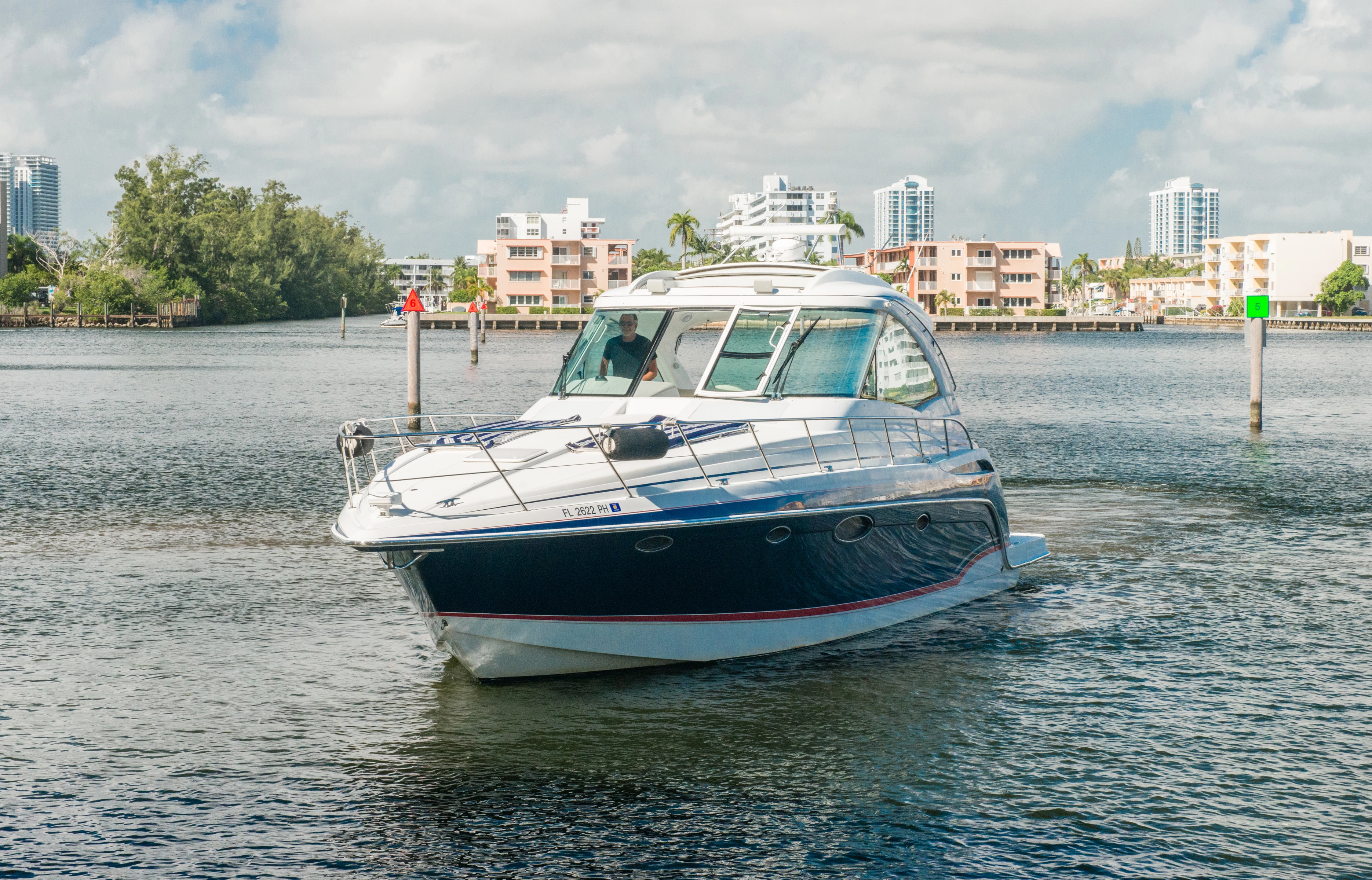 cockpit boat rentals Florida NORTH MIAMI BEACH Florida  Regal Commodore 2003 44 