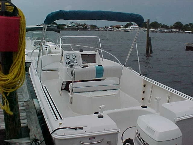 Stern boat rentals     Proline 201CC  20 