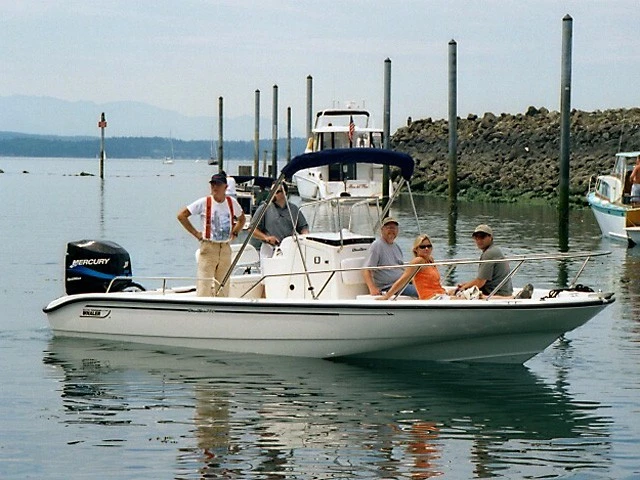 Side View boat rentals Michigan Mt. Clemens Michigan  Boston Whaler Dauntless 2003 22 Feet 