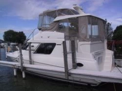  boat rentals    Reynolds Channel Long Beach Silverton Motor Yacht 352 2000 35 