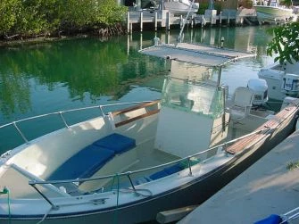  boat rentals Florida Key Largo to Key West Florida  Robalo center console 0 23 Feet 