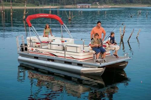  boat rentals    Lake winnisquam Sunchaser 820  20 