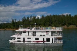  boat rentals California Redding California  Houseboat Titan  65 Feet 