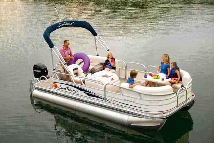  boat rentals    West Lake Toho Sun Tracker  Signature Series  2005 19 