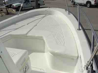 Bow boat rentals Michigan Mt. Clemens Michigan  Boston Whaler Dauntless 2003 22 Feet 